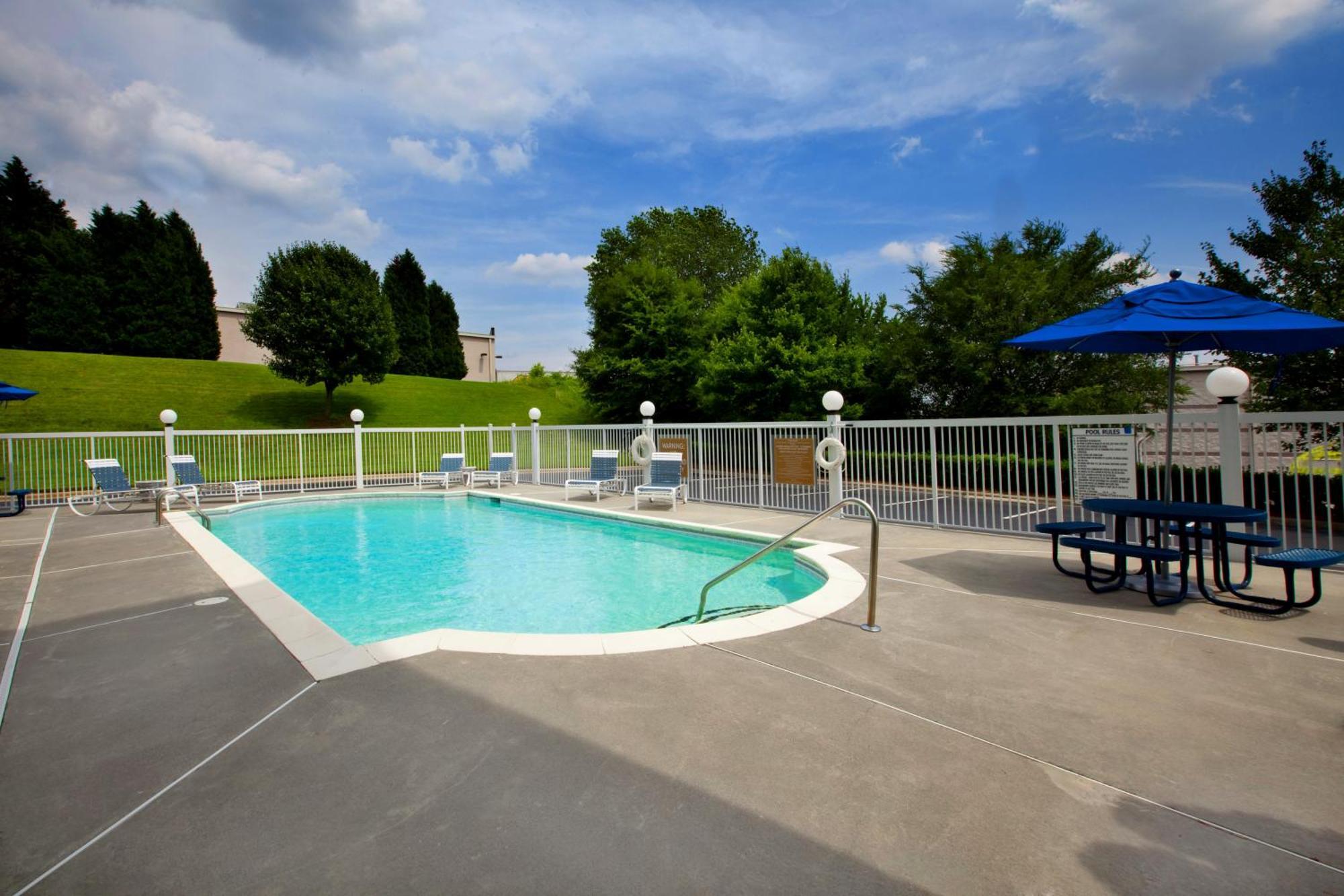 Four Points By Sheraton Charlotte/Pineville Exterior photo